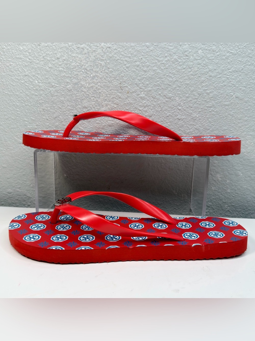Tory Burch women’s Red Flip Flops with Blue Logo Print Size 10 Like New